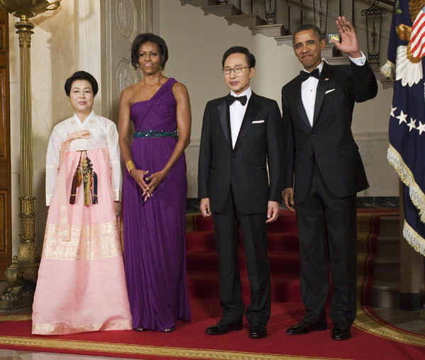 Obama, Lee hail long-sought trade deal