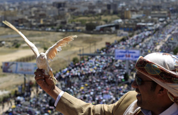Protesters demand ouster of Yemen's president