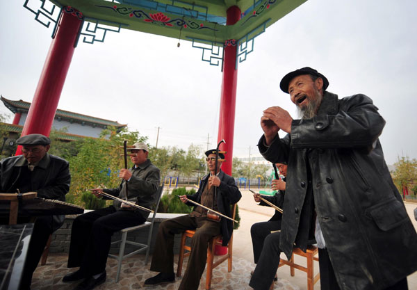 Villagers find pleasures at 'Culture Square'