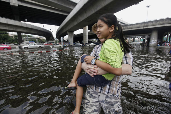 Thailand floods kill 315 people