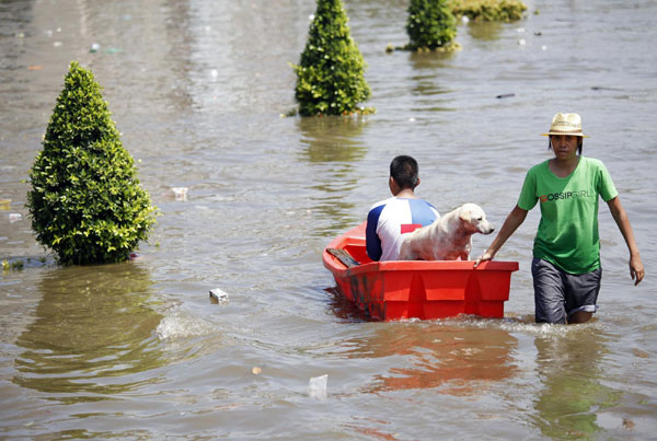 Thailand floods kill 315 people