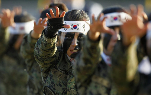 South Korean soldiers put on show