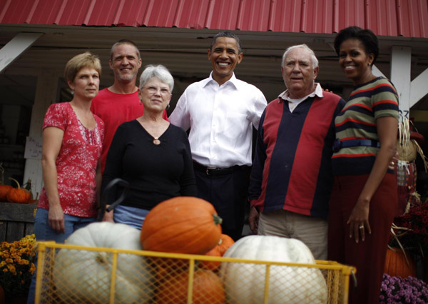Obamas pick Halloween pumpkins