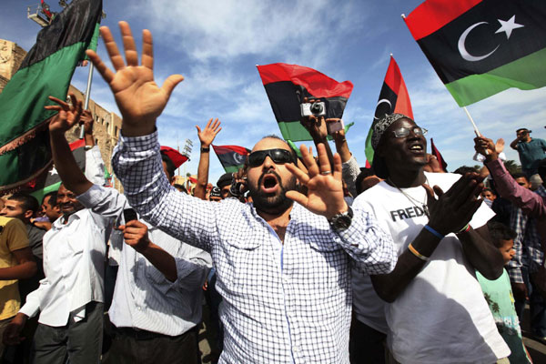Libya people celebrate as Gadhafi killed