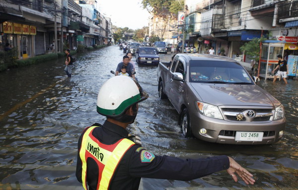 Bangkok on high alert with worst floods in 50-yrs