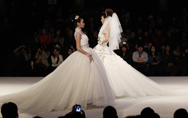 Wedding dress show at China Fashion Week