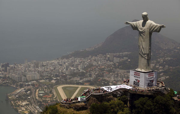 'Against injustice, in defense of Rio'