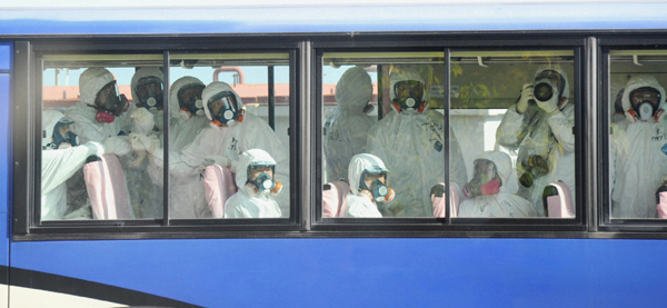 Media allowed into Japan's tsunami-hit nuke plant