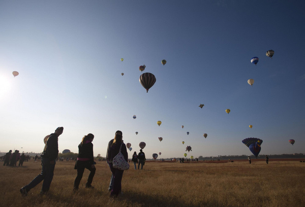 Int'l Hot Air Balloon Festival kicks off in Mexico