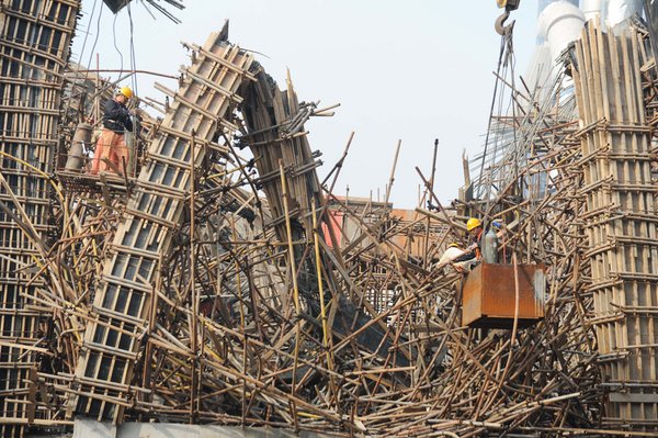 Scaffold collapse in E China kills at least 2