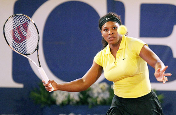 Williams sisters stage exhibition game in Medellin