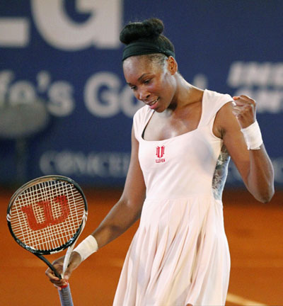Williams sisters stage exhibition game in Medellin