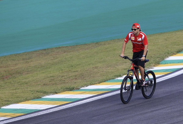 F1 drivers hit the track ahead of match...on bicycle