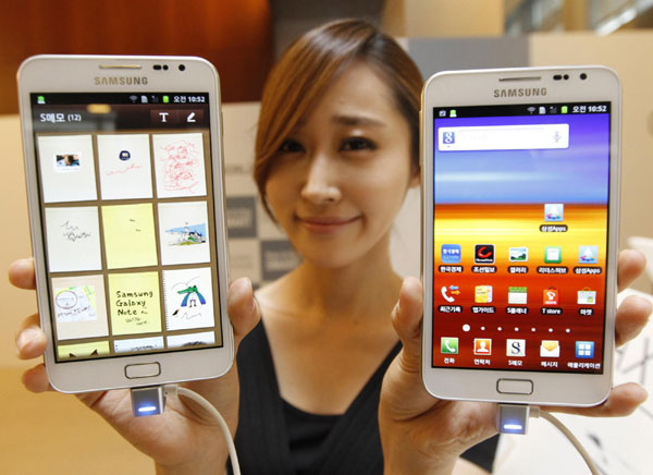 Samsung Galaxy Tab 8.9 on display