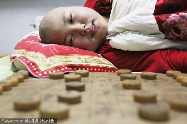 Boy with cancer cheered up by chess