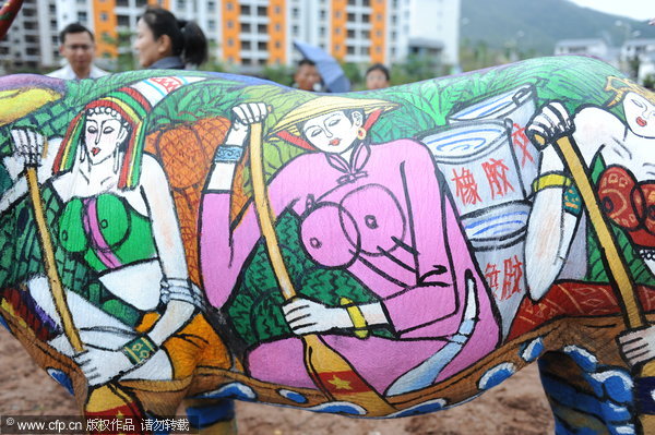 Colorful buffalo attracts attention in SW China