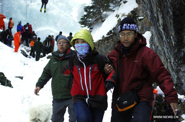 Trapped tourists in Xinjiang rescued