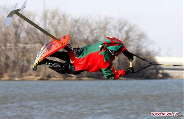 'The Water-Skiing Santa' kicks off in Washington