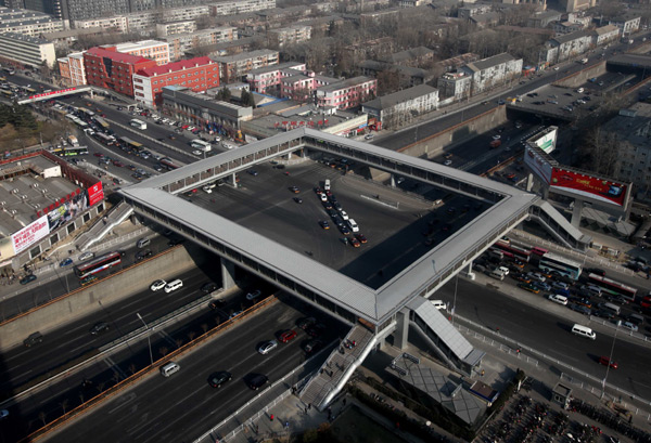 Square-shaped flyover eases traffic jams