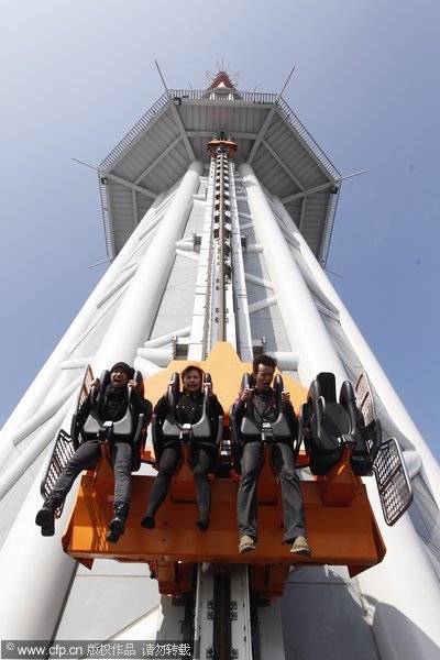 World's tallest ride opens in Guangzhou