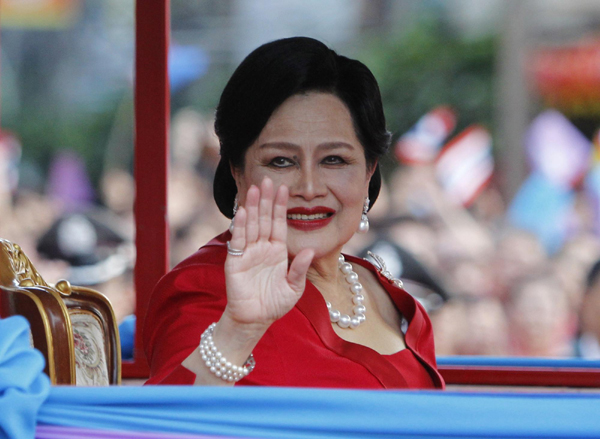 Thailand's Queen celebrates Chinese Lunar New Year