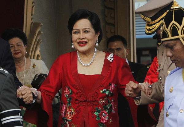 Thailand's Queen celebrates Chinese Lunar New Year