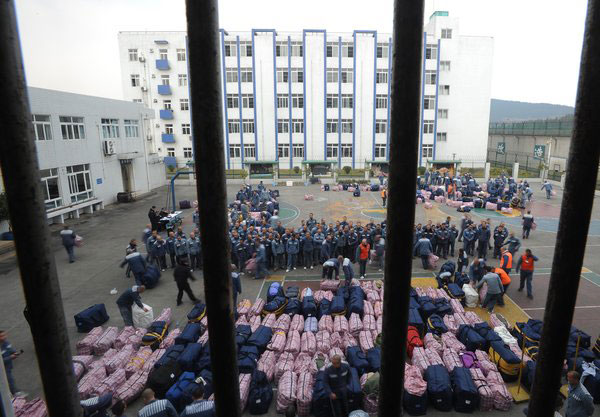 1,300 prisoners transferred in Chengdu