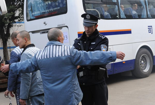 1,300 prisoners transferred in Chengdu