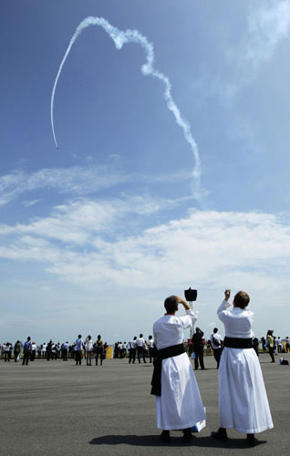 Singapore holds largest airshow in Aisa