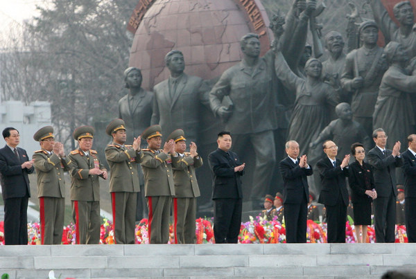 DPRK unveils statues of former leaders