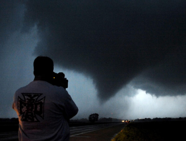 Storms sweep US Midwest