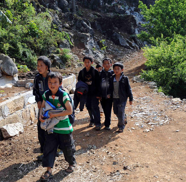 Four men move a mountain for their offspring