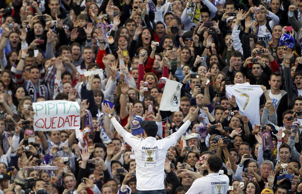 Real Madrid parade after triumph