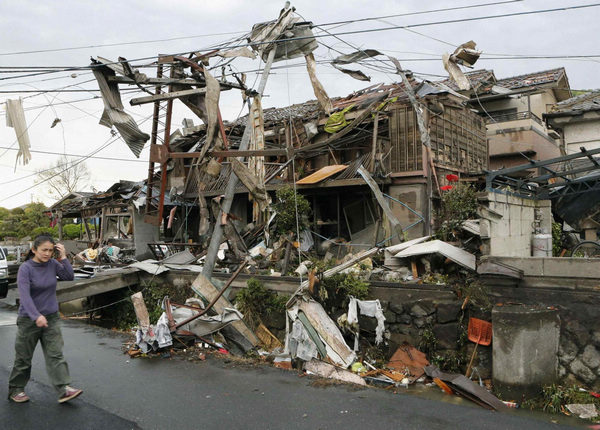 Tornado hits Japan