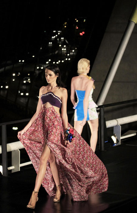Fashion show wows Sao Paulo