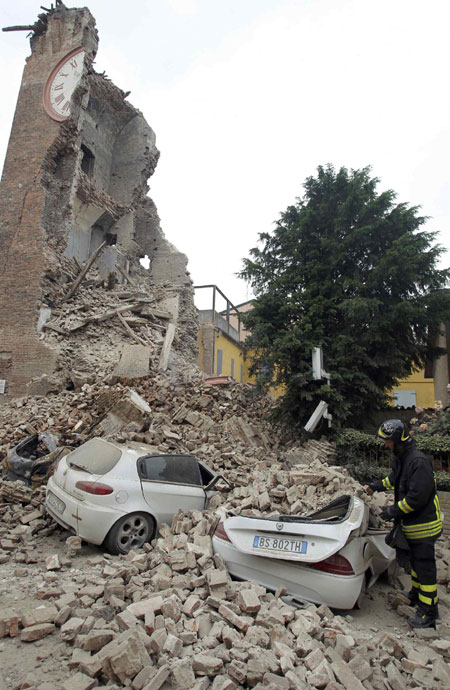 Strong quake hits N Italy