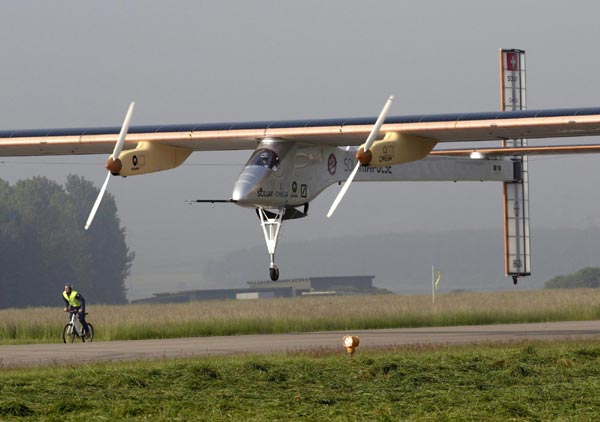 Solar Impulse attempts intercontinental flight