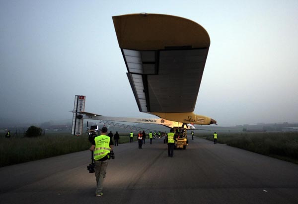 Solar Impulse attempts intercontinental flight