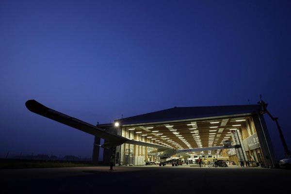 Solar Impulse attempts intercontinental flight