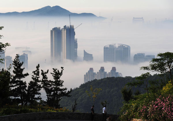 Fog blankets E China city