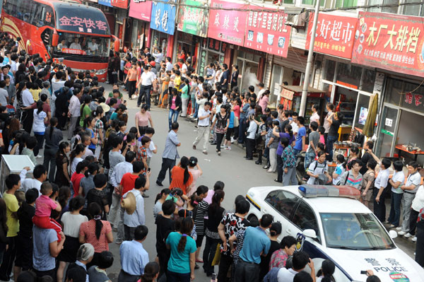 Test takers get festive send-off in E China