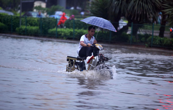 Tropical storm Talim hits Hainan