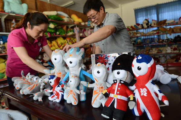 Chinese factory makes London Olympics mascots