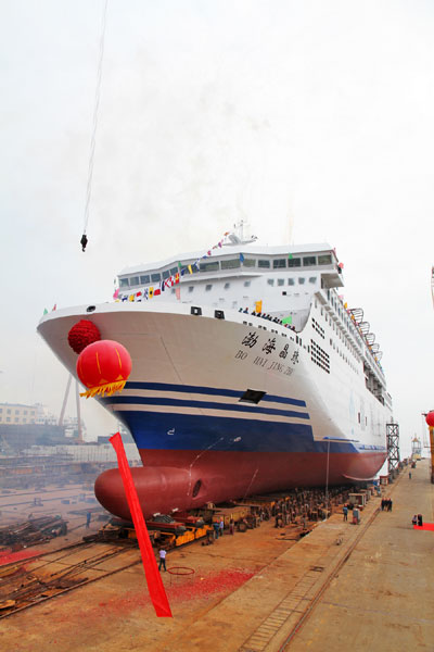 Luxury passenger liner built in E China