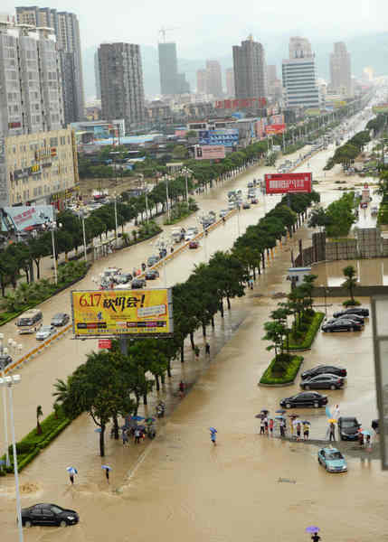 Torrential rain floods East China city