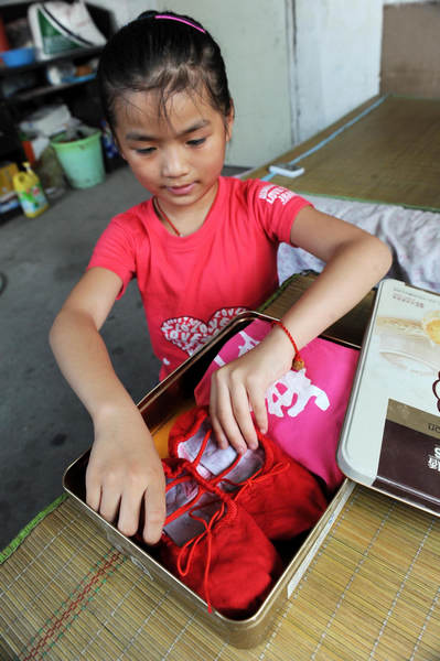 Children of migrant workers study the arts