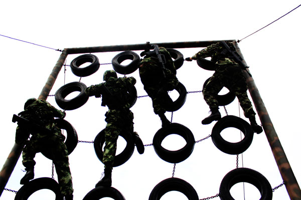 Special forces conduct anti-terrorism drill