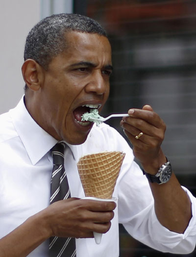 Obama charms voters with ice cream