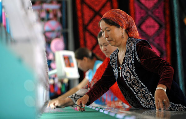 Unique Xinjiang embroidery