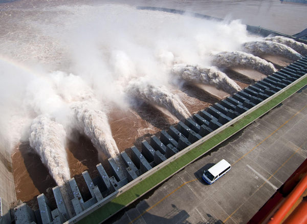 Three Gorges Dam hits record flood peak